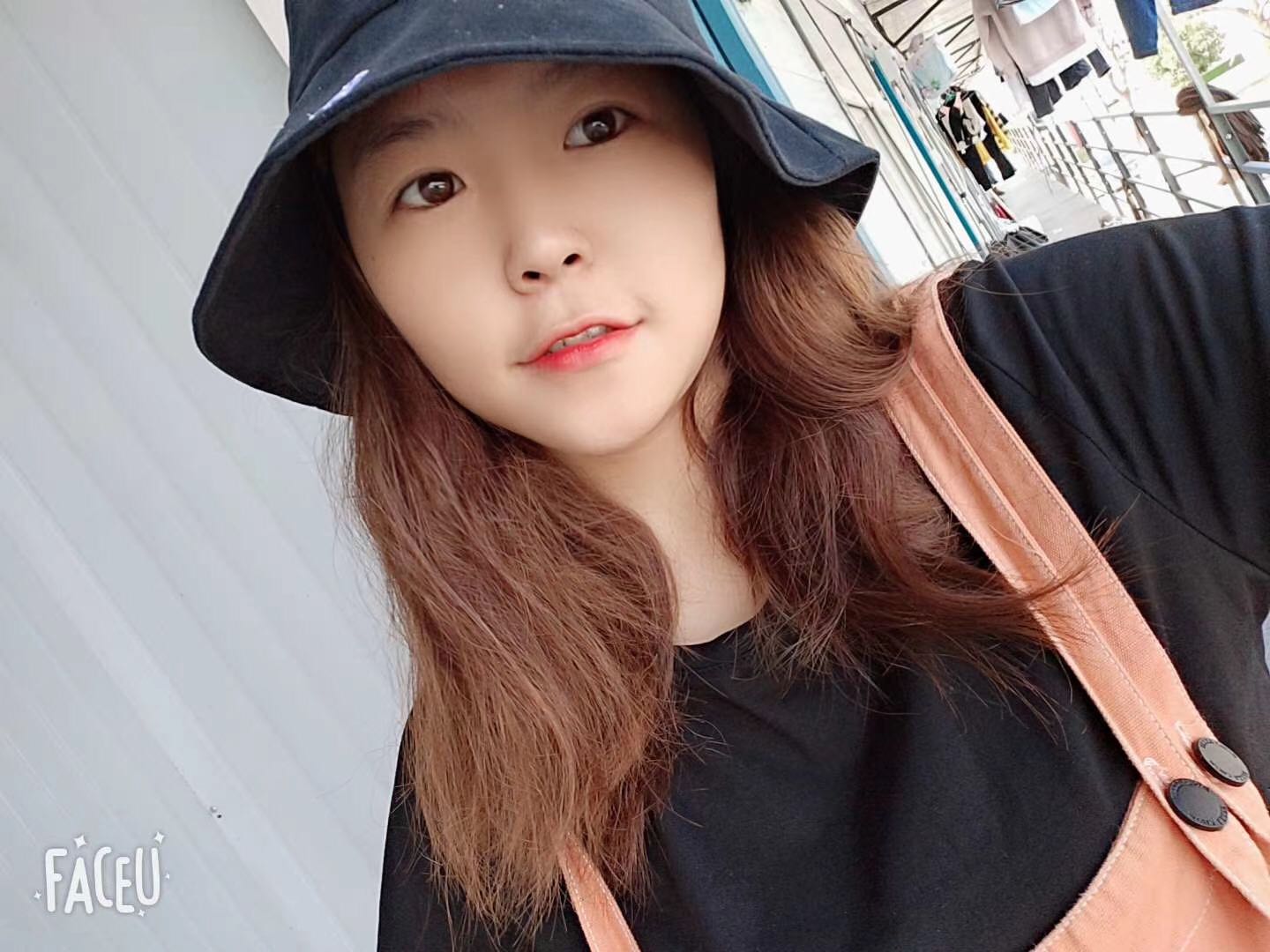 致我和我的伴侣，一花一世界