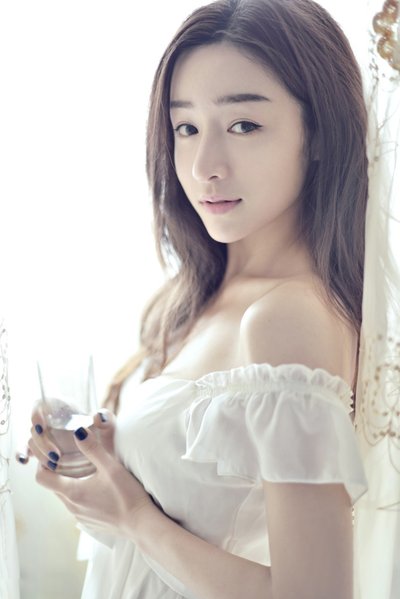进来有好多美女噢