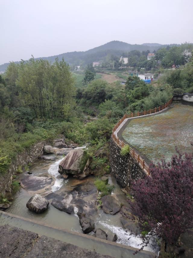 魔域虽然好也要出去逛逛
