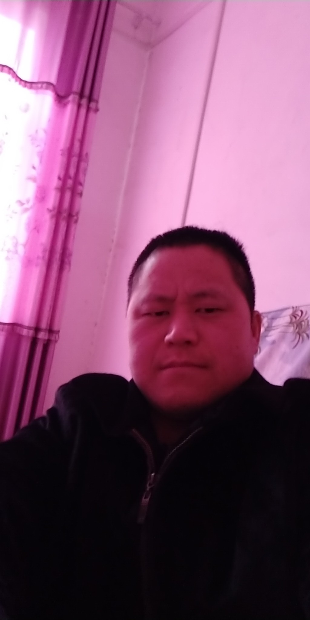 新年快乐，向你们拜年了。