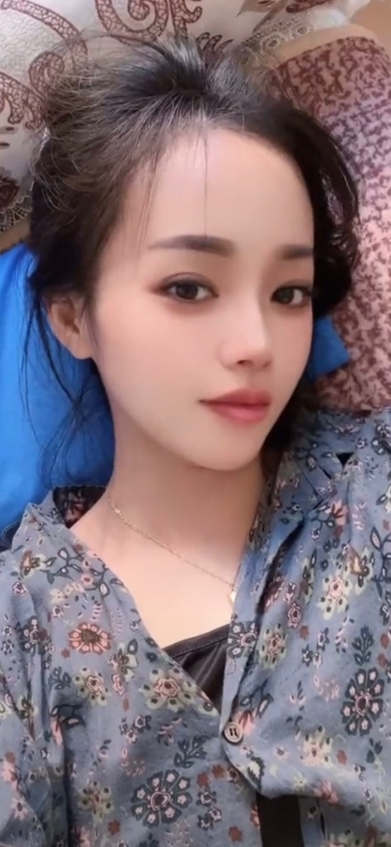 花痴少女