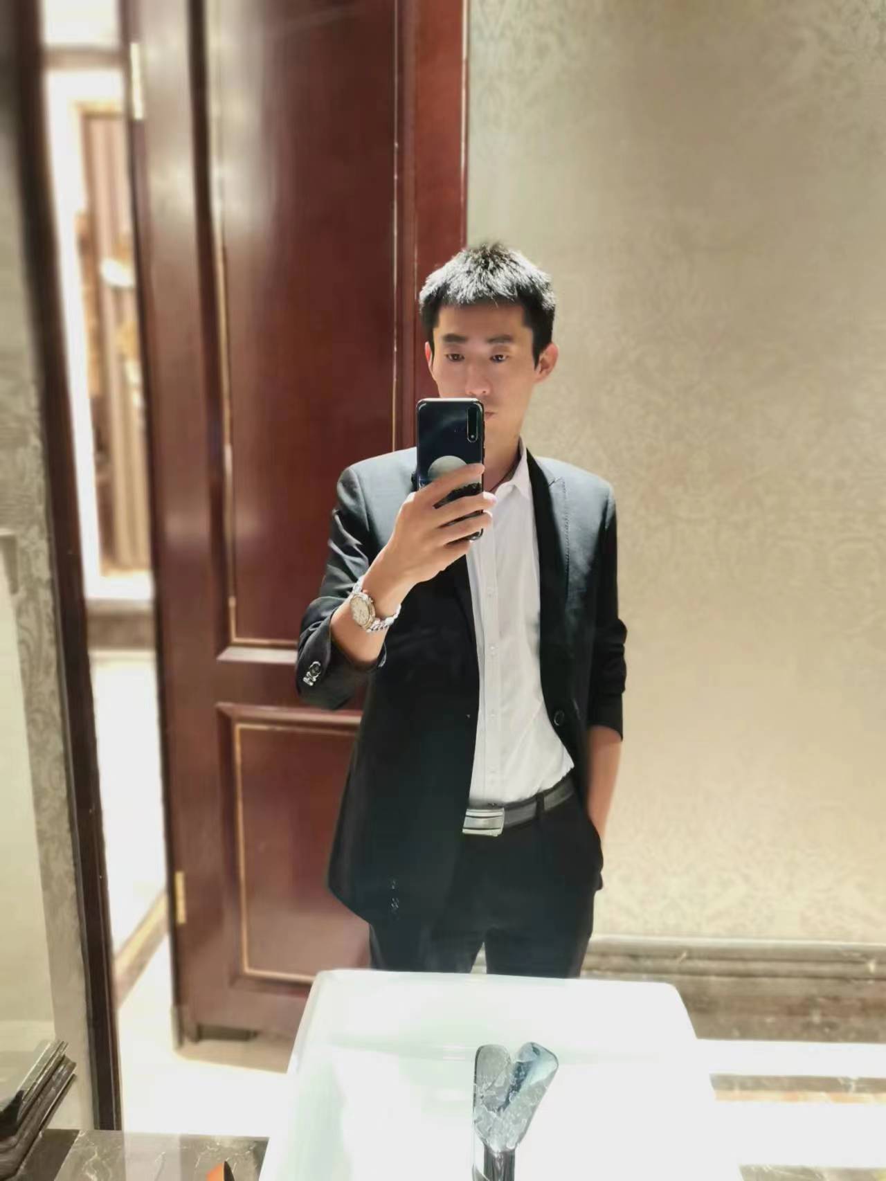 都来玩魔域吧，魔域的世界里有你