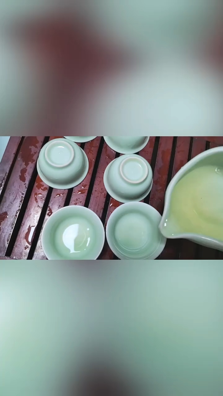 灵茗呼忘忧
域品茶香漫
杯中藏