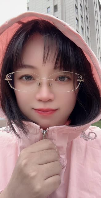 “一场秋雨一场寒，一份惦记暖心