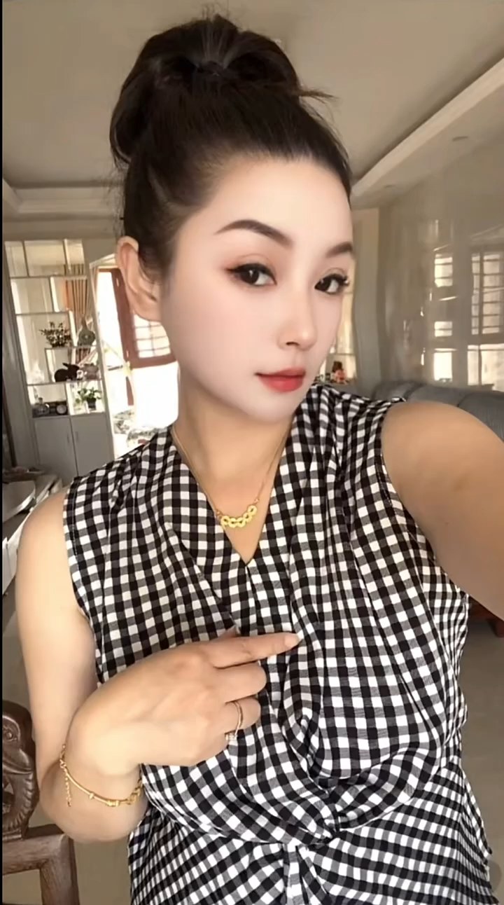 九月风吹一片叶，万物一惊秋 #