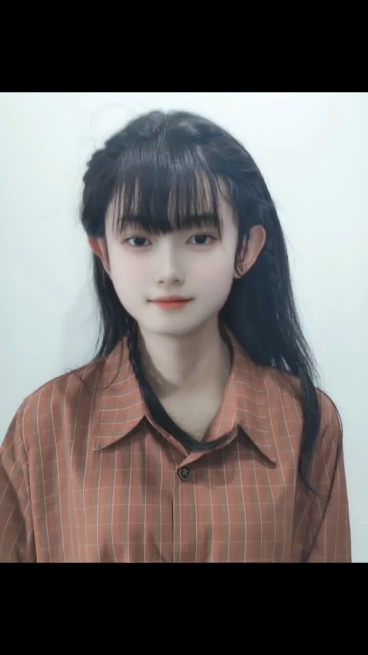穿着妈妈的衣服，就变成妈妈那个